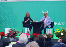 Bob Leek with Sakata introduces the begonia Viking red on chocolate